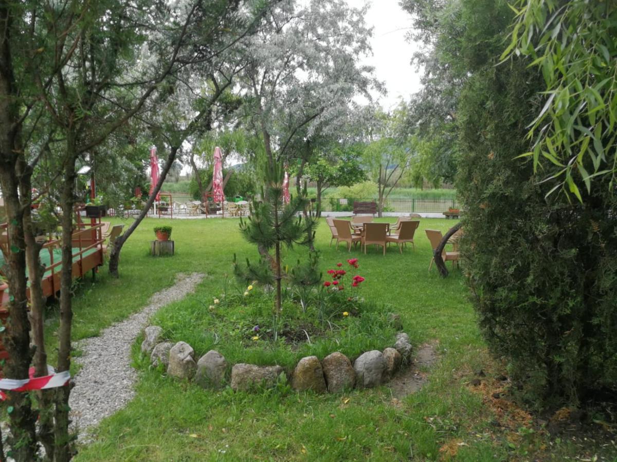 Hotel Pensiunea Casa Matei Berca Zewnętrze zdjęcie